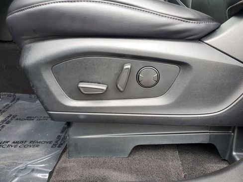 Used 2023 Ford Explorer XLT w/ Equipment Group 202A AWD/4WD image 6