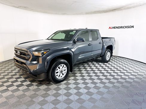 Used 2025 Toyota Tacoma SR5 image 7