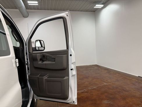 Used 2024 GMC Savana 2500 w/ Driver Convenience Package image 61