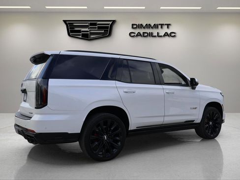 Used 2025 Cadillac Escalade V w/ LPO, ONYX Package image 5
