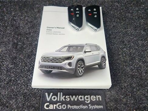 Used 2025 Volkswagen Atlas SEL Premium R-Line image 67