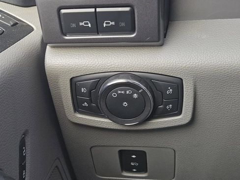 Used 2022 Ford F350 XLT w/ XLT Premium Package image 18