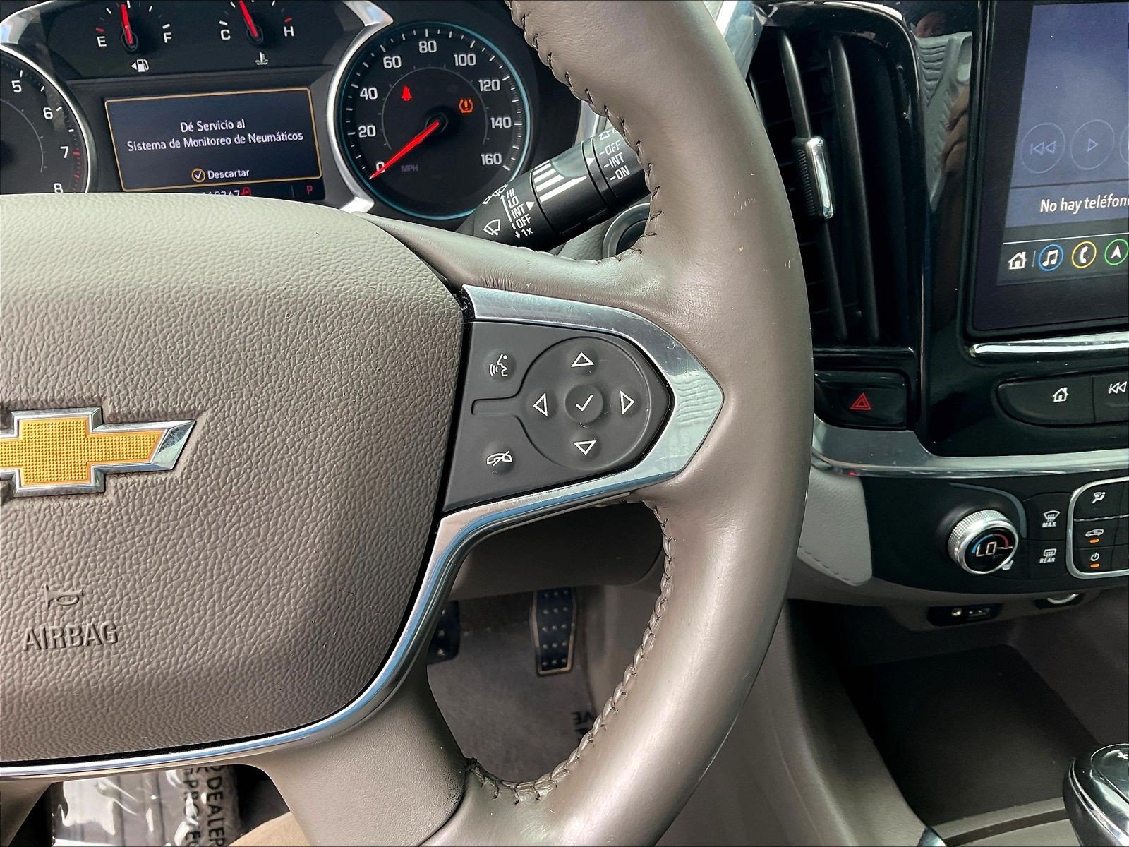 Used 2020 Chevrolet Traverse LT w/ LT Premium Package FWD image 14