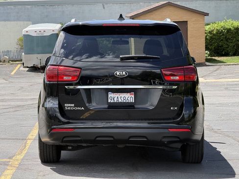 Used 2020 Kia Sedona EX FWD image 6