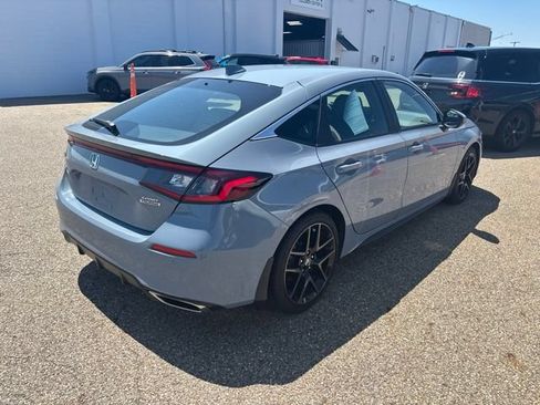 Used 2023 Honda Civic Sport Touring image 3