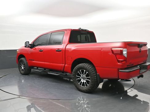 Used 2024 Nissan Titan SV w/ SV Convenience Package AWD/4WD image 5
