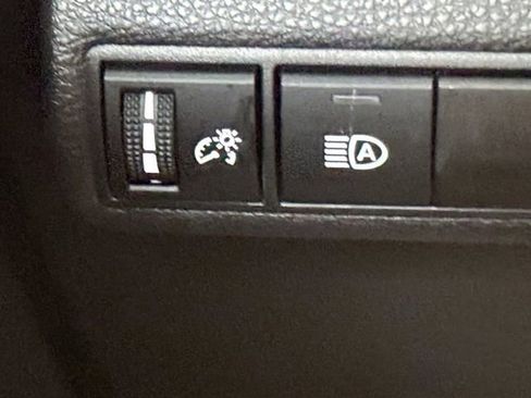 Used 2026 Toyota Corolla SE FWD image 33