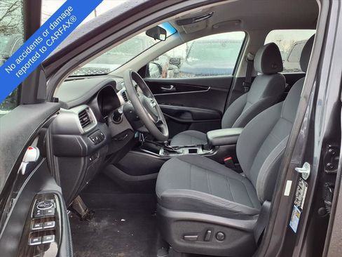 Used 2019 Kia Sorento LX image 17