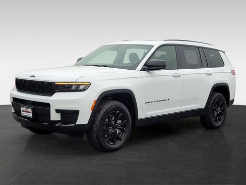 New 2025 Jeep Grand Cherokee L Altitude image 8