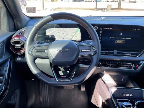 Used 2025 Chevrolet Equinox RS w/ Safety and Technology Package image 5