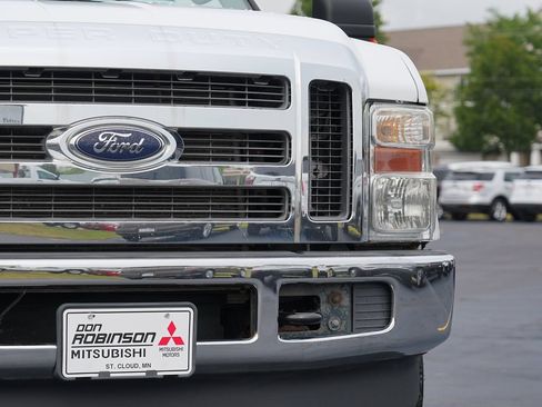 Used 2010 Ford F250 XLT AWD/4WD image 9