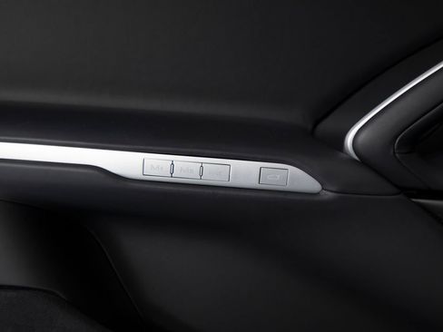 Used 2025 Ferrari Purosangue AWD/4WD image 11
