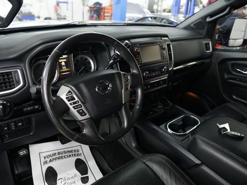 Used 2018 Nissan Titan SL w/ Midnight Edition image 40
