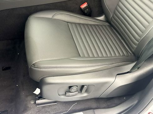 New 2026 Land Rover Discovery Sport Landmark image 19