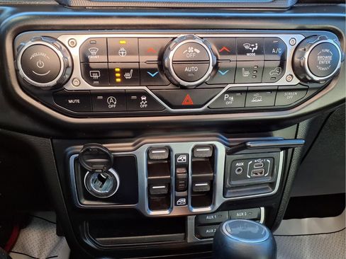 Used 2023 Jeep Wrangler Altitude image 10