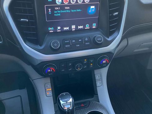 Used 2018 GMC Acadia SLT w/ LPO, Floor Liner Package AWD/4WD image 17