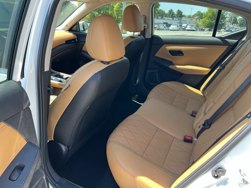 Used 2024 Nissan Sentra SV w/ SV Premium Package FWD image 10