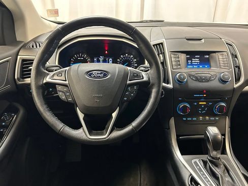 Used 2016 Ford Edge SEL FWD image 3