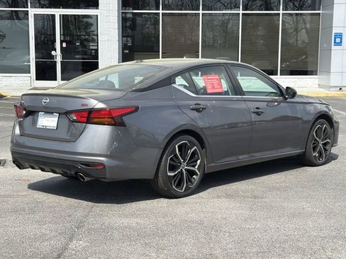 Used 2024 Nissan Altima 2.5 SR FWD image 25