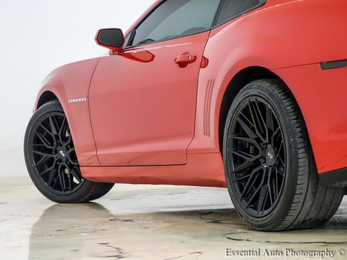 Used 2015 Chevrolet Camaro LT RWD image 11