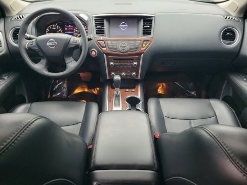 Used 2017 Nissan Pathfinder Platinum w/ Midnight Edition Package image 11
