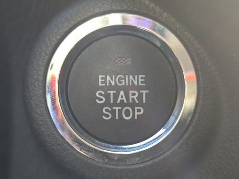 Used 2022 Subaru Crosstrek 2.5i Sport w/ Moonroof Package image 21