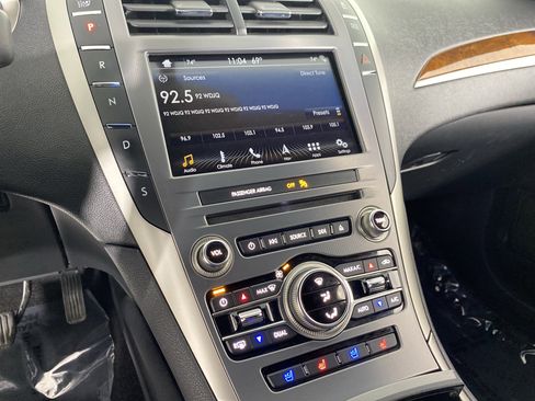 Used 2017 Lincoln MKZ Reserve FWD image 30