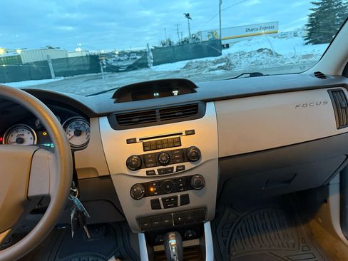 Used 2011 Ford Focus SE image 18