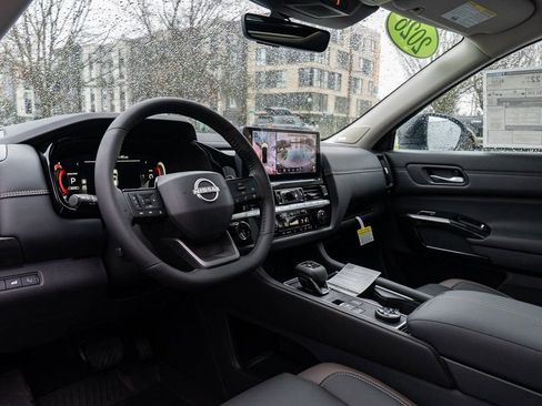 New 2026 Nissan Pathfinder Platinum AWD/4WD image 25