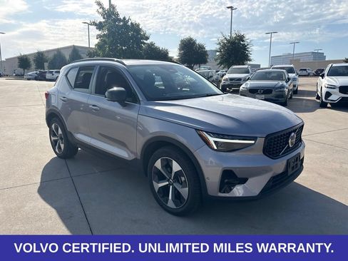 Used 2026 Volvo XC40 B5 Plus AWD/4WD image 3