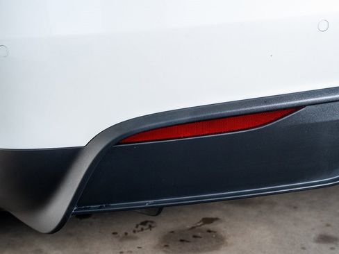 Used 2022 Tesla Model X image 23