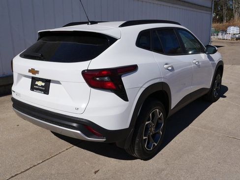 New 2026 Chevrolet Trax LT w/ Driver Confidence Package image 7