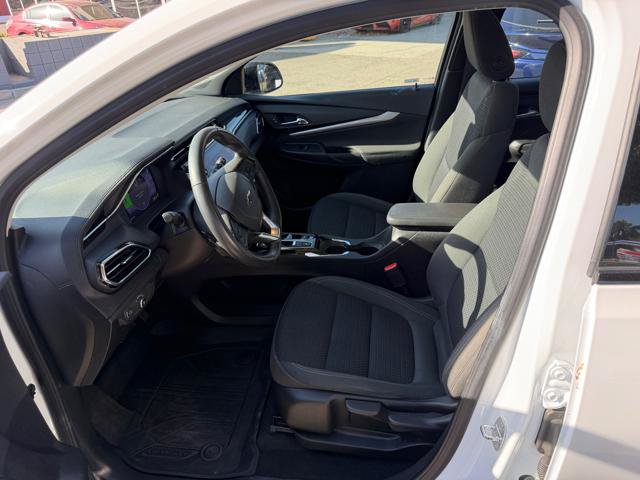 Used 2023 Chevrolet Bolt EUV LT w/ Redline Edition FWD image 9