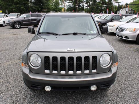 Used 2013 Jeep Patriot Latitude w/ Sun/Sound Group AWD/4WD image 3