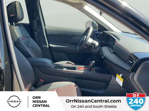 New 2026 Nissan Kicks SR w/ SR Premium Package FWD image 11