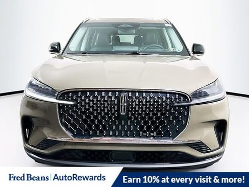 New 2025 Lincoln Aviator AWD w/ Equipment Group 101A image 2