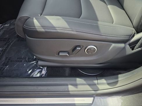 New 2026 Genesis GV70 2.5T AWD/4WD image 12