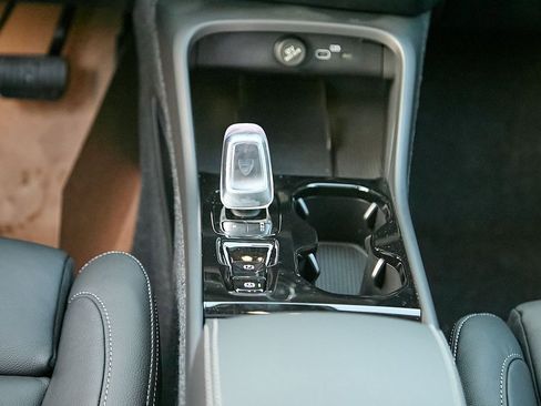 New 2026 Volvo XC40 B5 Plus w/ Protection Package Premier image 26