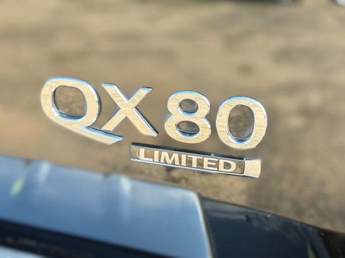 Used 2017 INFINITI QX80 Limited w/ All Season Package image 9