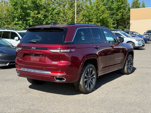 Used 2023 Jeep Grand Cherokee Overland w/ Advanced Protech Group III AWD/4WD image 4