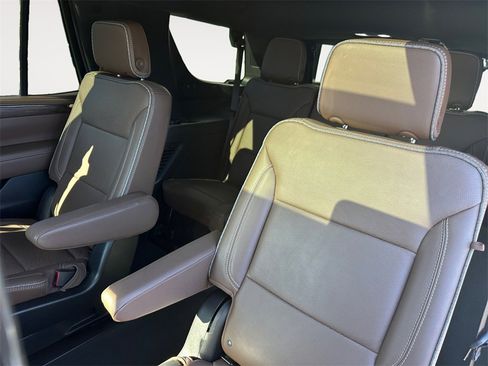 Used 2024 Chevrolet Tahoe High Country w/ Premium Package image 13