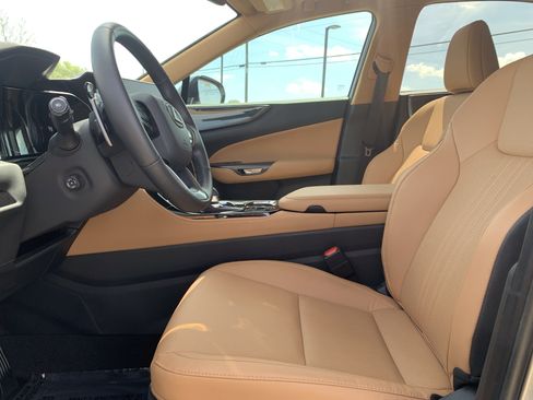 Used 2025 Lexus NX 250 FWD w/ Cold Area Package image 16