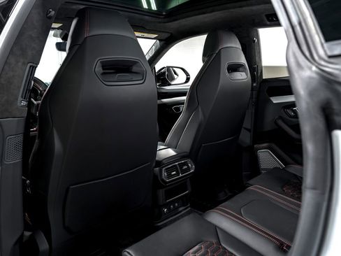 Used 2022 Lamborghini Urus image 30