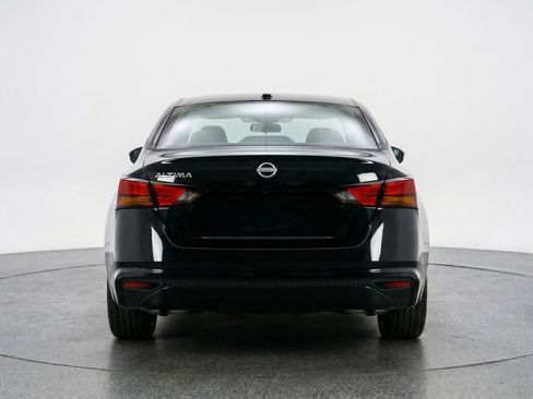 Used 2025 Nissan Altima 2.5 SV FWD image 7