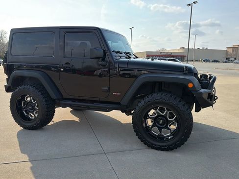 Used 2017 Jeep Wrangler Sport w/ Connectivity Group image 23