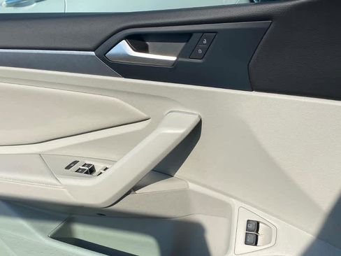 Used 2024 Volkswagen Jetta SE image 20