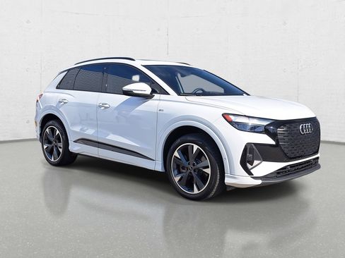 Used 2024 Audi Q4 e-tron Premium Plus image 3