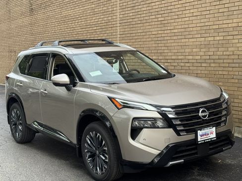 New 2026 Nissan Rogue Platinum AWD/4WD image 2