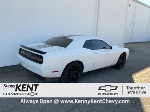 Used 2016 Dodge Challenger SXT Plus image 4