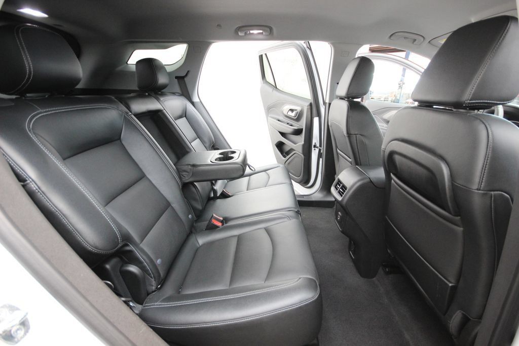 Used 2023 GMC Terrain SLT AWD/4WD image 29